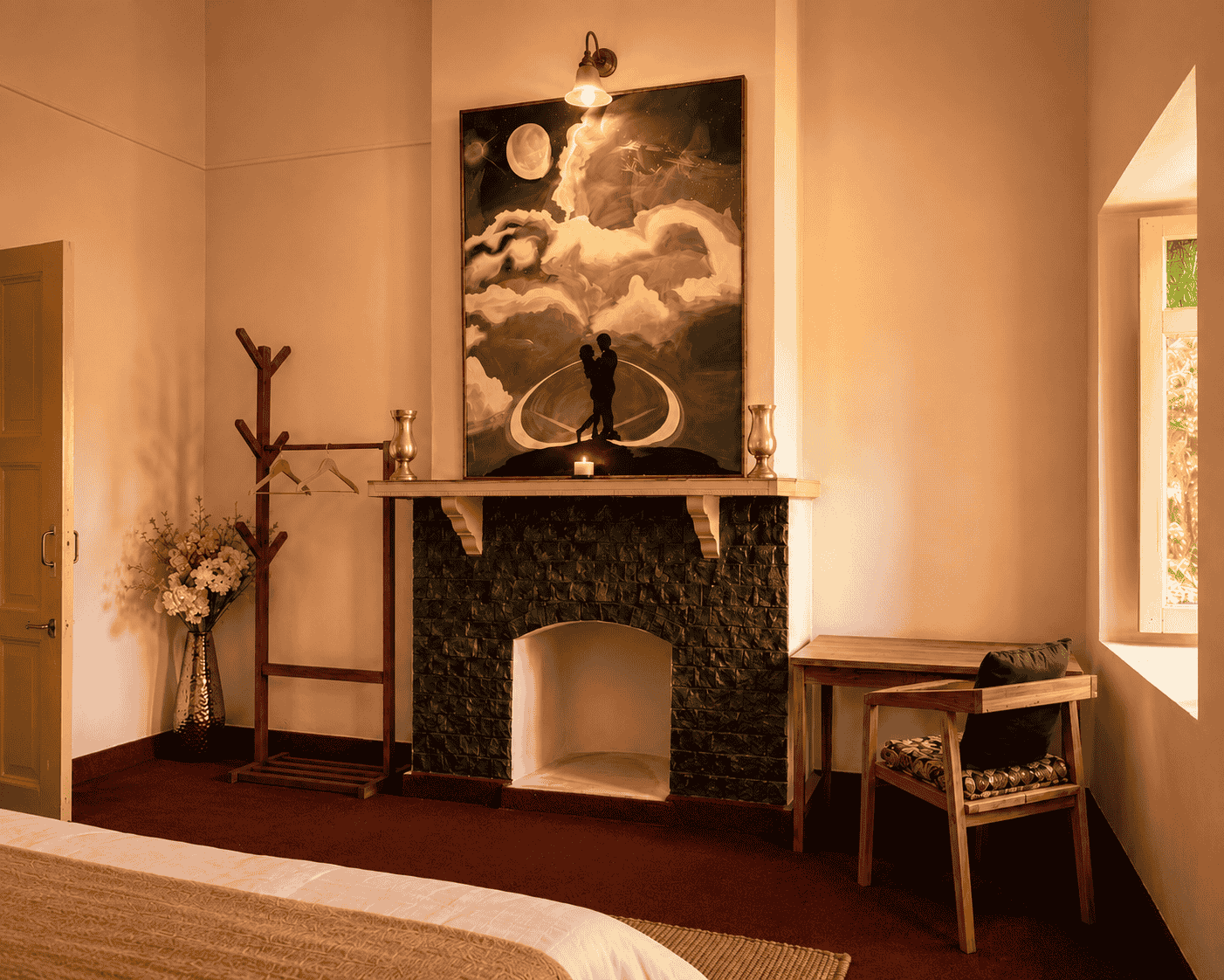 Bedroom with mountain ambiance