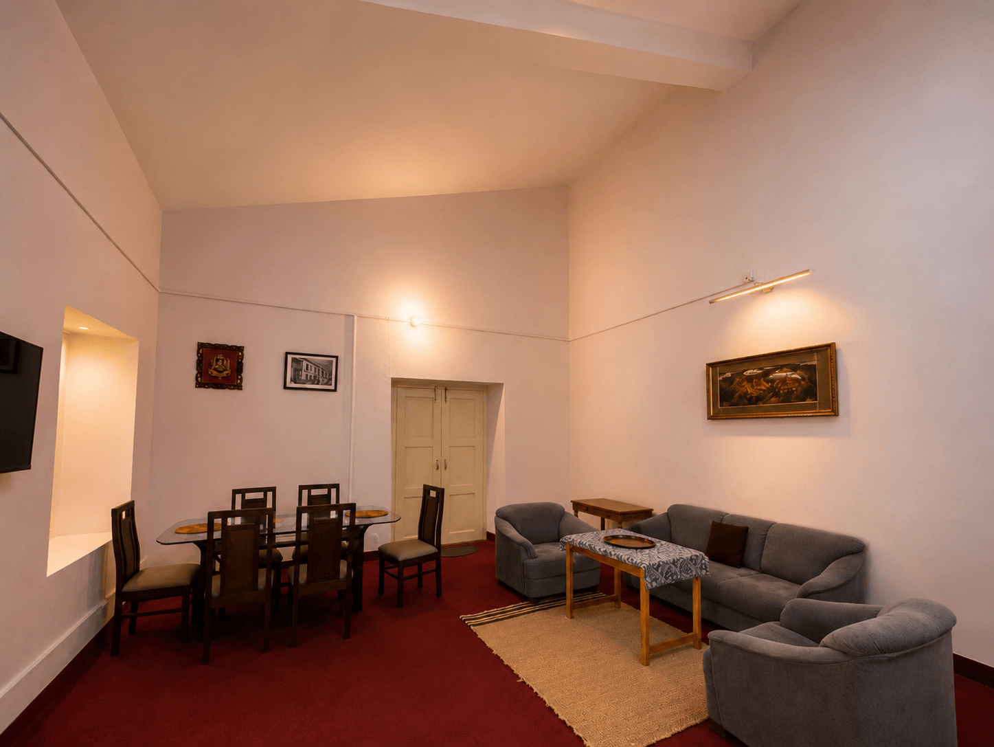 Dak Bungalow bedroom suite